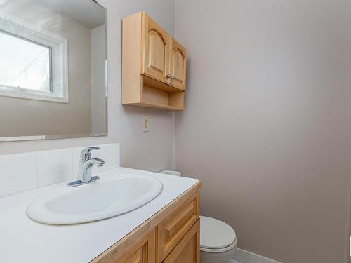 16503 79A Avenue, Edmonton, AB - Indoor Photo Showing Bathroom