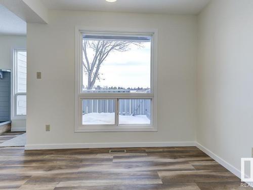 14 4610 17 Avenue, Edmonton, AB - Indoor Photo Showing Other Room