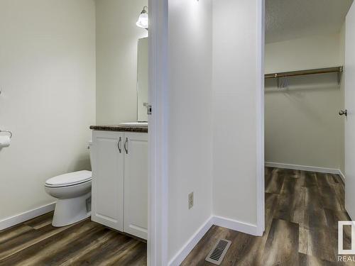 14 4610 17 Avenue, Edmonton, AB - Indoor Photo Showing Bathroom