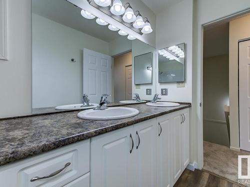 14 4610 17 Avenue, Edmonton, AB - Indoor Photo Showing Bathroom