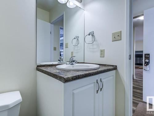 14 4610 17 Avenue, Edmonton, AB - Indoor Photo Showing Bathroom