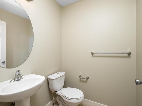 6006 Sunbrook Landing, Sherwood Park, AB - Indoor Photo Showing Bathroom