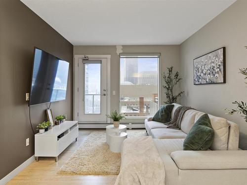 905 10226 104 Street, Edmonton, AB - Indoor Photo Showing Living Room