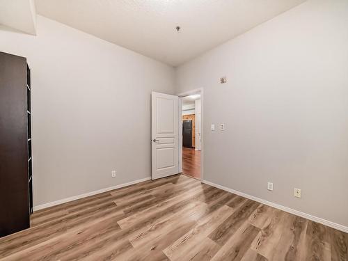 327 4831 104A Street, Edmonton, AB - Indoor Photo Showing Other Room