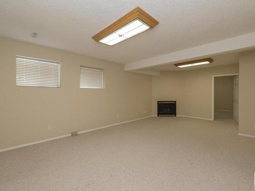 78 Highwood Bay, Devon, AB - Indoor