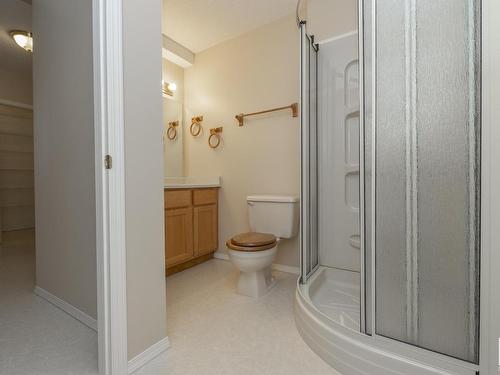 78 Highwood Bay, Devon, AB - Indoor Photo Showing Bathroom