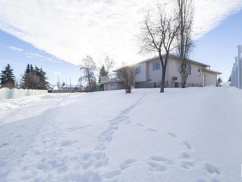 78 Highwood Bay, Devon, AB - Outdoor