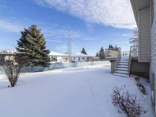 78 Highwood Bay, Devon, AB - Outdoor