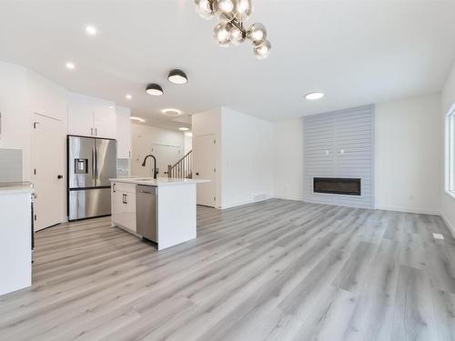 31 Penn Place, Spruce Grove, AB - Indoor Photo Showing Kitchen With Upgraded Kitchen