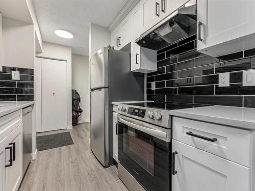 18450 62B Avenue, Edmonton, AB - Indoor Photo Showing Kitchen