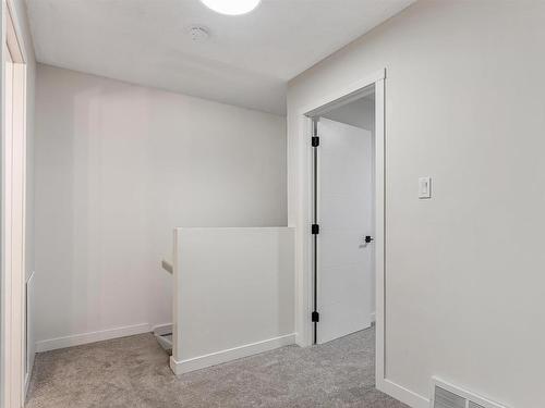 18450 62B Avenue, Edmonton, AB - Indoor Photo Showing Other Room