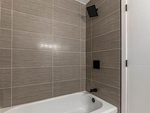 18450 62B Avenue, Edmonton, AB - Indoor Photo Showing Bathroom