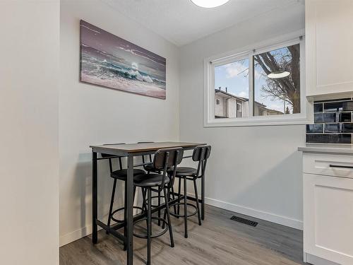 18450 62B Avenue, Edmonton, AB - Indoor Photo Showing Dining Room