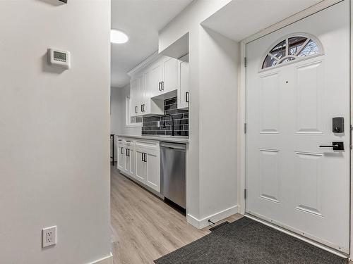 18450 62B Avenue, Edmonton, AB - Indoor Photo Showing Kitchen