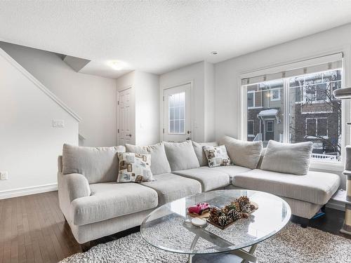 113 3625 144 Avenue, Edmonton, AB - Indoor Photo Showing Living Room