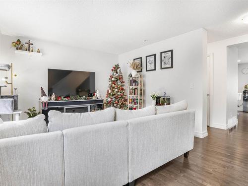 113 3625 144 Avenue, Edmonton, AB - Indoor Photo Showing Living Room