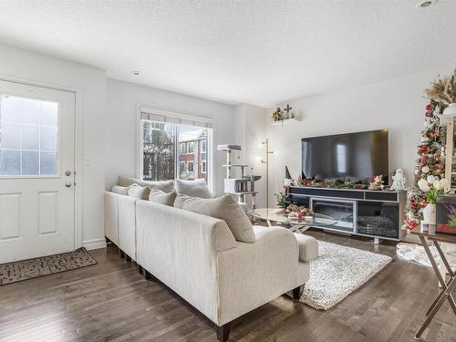 113 3625 144 Avenue, Edmonton, AB - Indoor Photo Showing Living Room