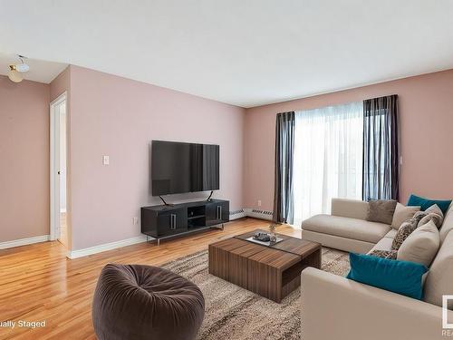 424 2520 50 Street, Edmonton, AB - Indoor Photo Showing Living Room