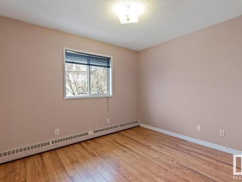 424 2520 50 Street, Edmonton, AB - Indoor Photo Showing Other Room