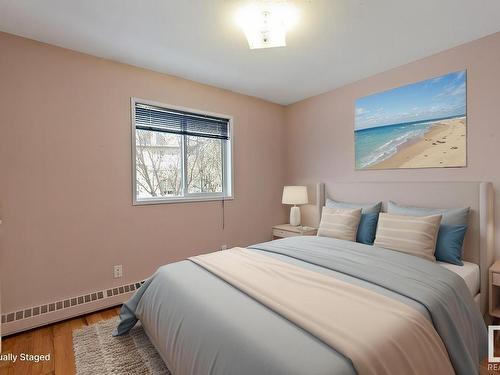 424 2520 50 Street, Edmonton, AB - Indoor Photo Showing Bedroom