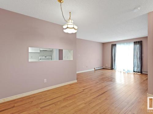 424 2520 50 Street, Edmonton, AB - Indoor Photo Showing Other Room