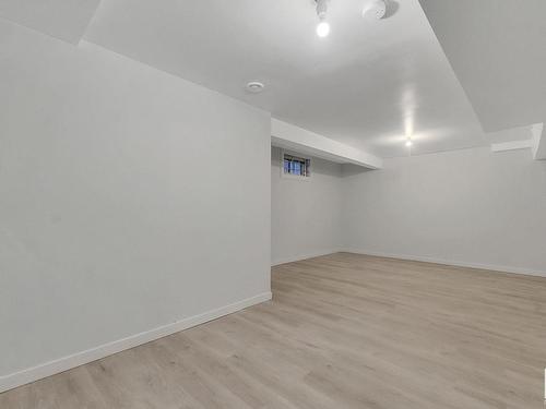 15 14717 34 Street Nw, Edmonton, AB - Indoor Photo Showing Other Room