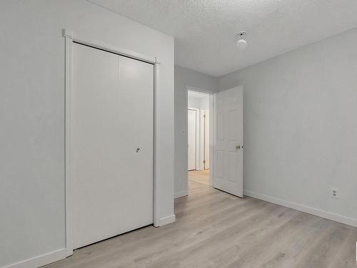 15 14717 34 Street Nw, Edmonton, AB - Indoor Photo Showing Other Room