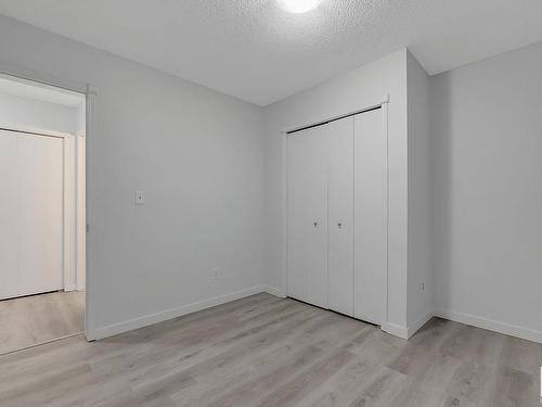 15 14717 34 Street Nw, Edmonton, AB - Indoor Photo Showing Other Room