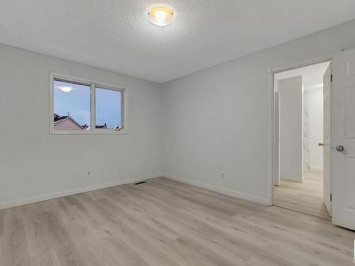 15 14717 34 Street Nw, Edmonton, AB - Indoor Photo Showing Other Room