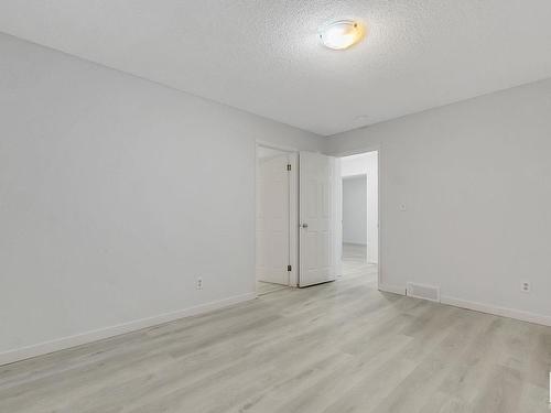 15 14717 34 Street Nw, Edmonton, AB - Indoor Photo Showing Other Room