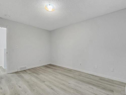 15 14717 34 Street Nw, Edmonton, AB - Indoor Photo Showing Other Room