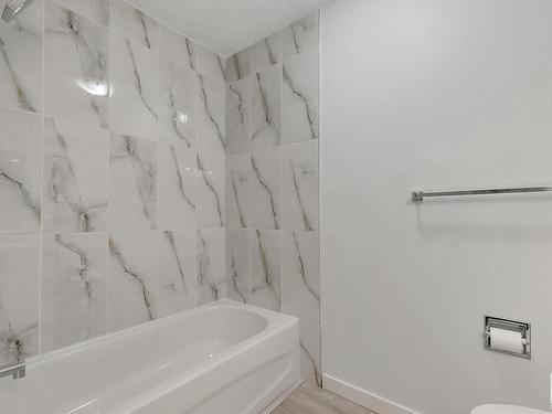 15 14717 34 Street Nw, Edmonton, AB - Indoor Photo Showing Bathroom