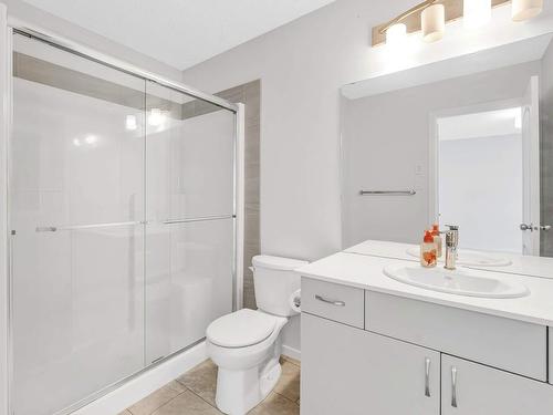 1687 Cavanagh Boulevard, Edmonton, AB - Indoor Photo Showing Bathroom