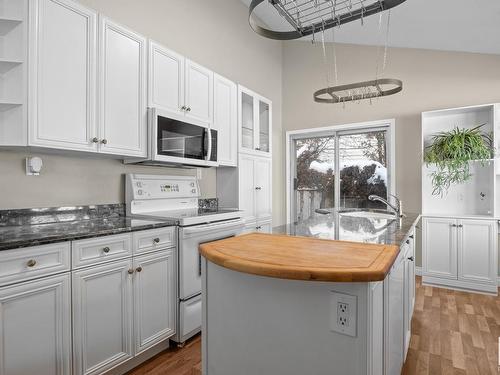 10735 165 Street, Edmonton, AB - Indoor Photo Showing Kitchen