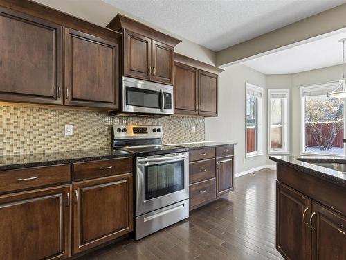 6111 11 Avenue, Edmonton, AB - Indoor Photo Showing Kitchen