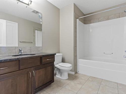 6111 11 Avenue, Edmonton, AB - Indoor Photo Showing Bathroom