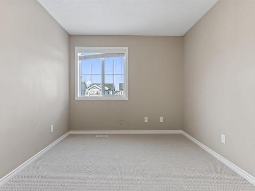 6111 11 Avenue, Edmonton, AB - Indoor Photo Showing Other Room