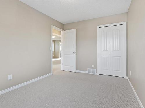 6111 11 Avenue, Edmonton, AB - Indoor Photo Showing Other Room