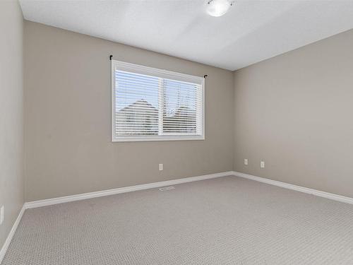 6111 11 Avenue, Edmonton, AB - Indoor Photo Showing Other Room