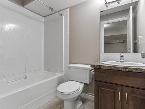 6111 11 Avenue, Edmonton, AB - Indoor Photo Showing Bathroom