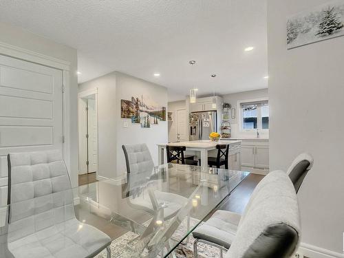 5650 Juchli Avenue, Edmonton, AB - Indoor Photo Showing Dining Room