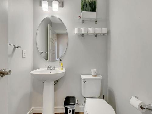 5650 Juchli Avenue, Edmonton, AB - Indoor Photo Showing Bathroom