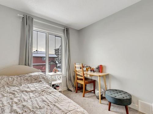 5650 Juchli Avenue, Edmonton, AB - Indoor Photo Showing Bedroom