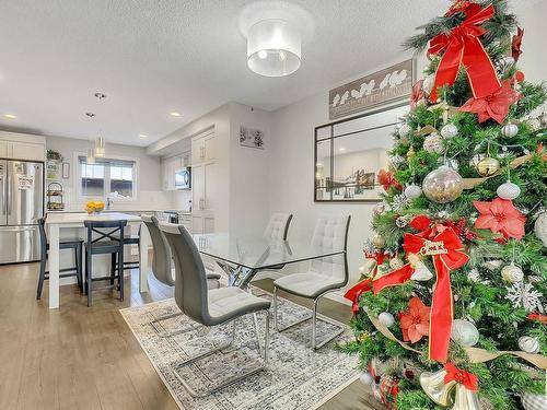 5650 Juchli Avenue, Edmonton, AB - Indoor Photo Showing Dining Room