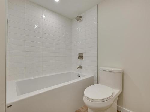 1 11960 100 Avenue, Edmonton, AB - Indoor Photo Showing Bathroom