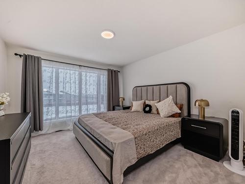 412 33 Street Sw, Edmonton, AB - Indoor Photo Showing Bedroom