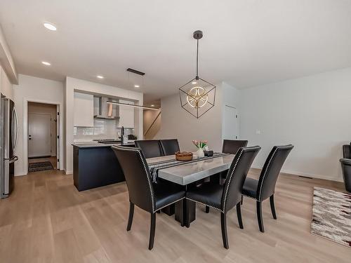 412 33 Street Sw, Edmonton, AB - Indoor Photo Showing Dining Room