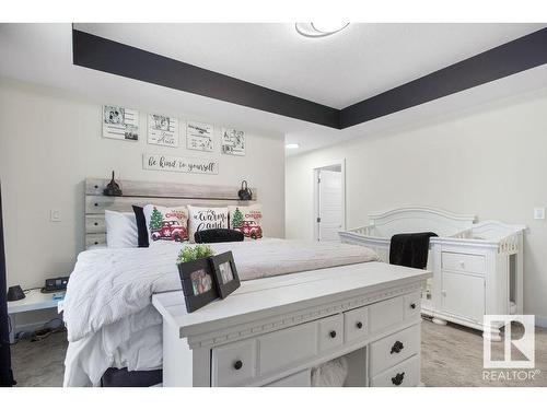 6032 King Landing, Edmonton, AB - Indoor Photo Showing Bedroom