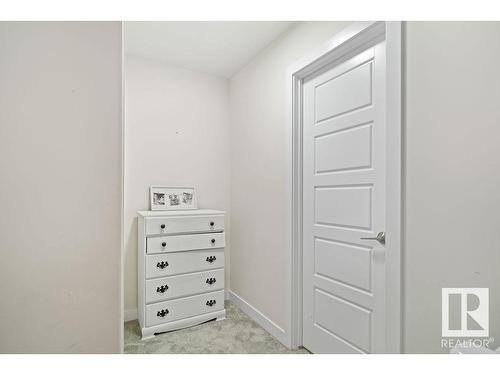 6032 King Landing, Edmonton, AB - Indoor