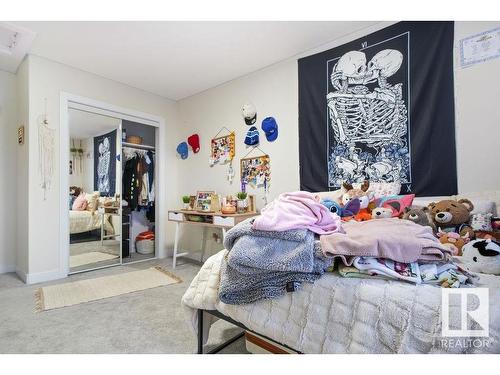 6032 King Landing, Edmonton, AB - Indoor Photo Showing Bedroom